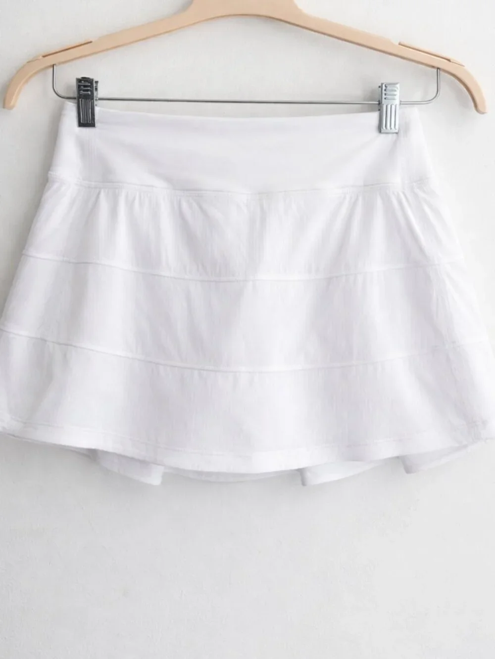 Lululemon White Tennis Skirt Athletic Skort Tiered Back Zip Pocket - Picture 2 of 4